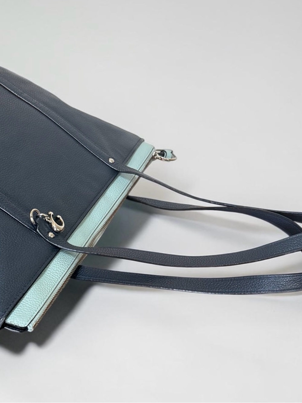 Authentic Coach May Two Tone Blue Pebbled Leather Tote Bag! - Picture 8 of 13